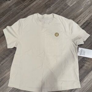 NWT lululemon athletica Women's Cream Short Sleeve Tee